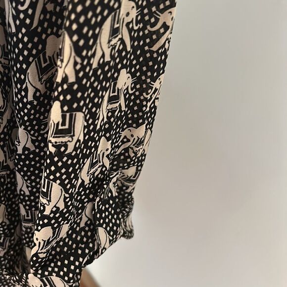 Pixley black tan elephant patterned long rollable sleeve blouse Size S - Picture 3 of 9